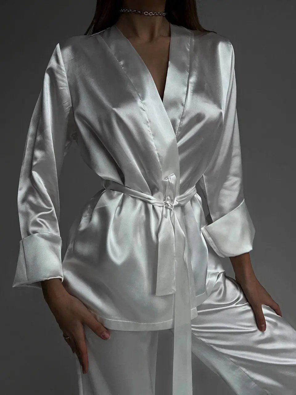 ELEGANCE 2 Piece Luxurious Satin Lounge Set - White